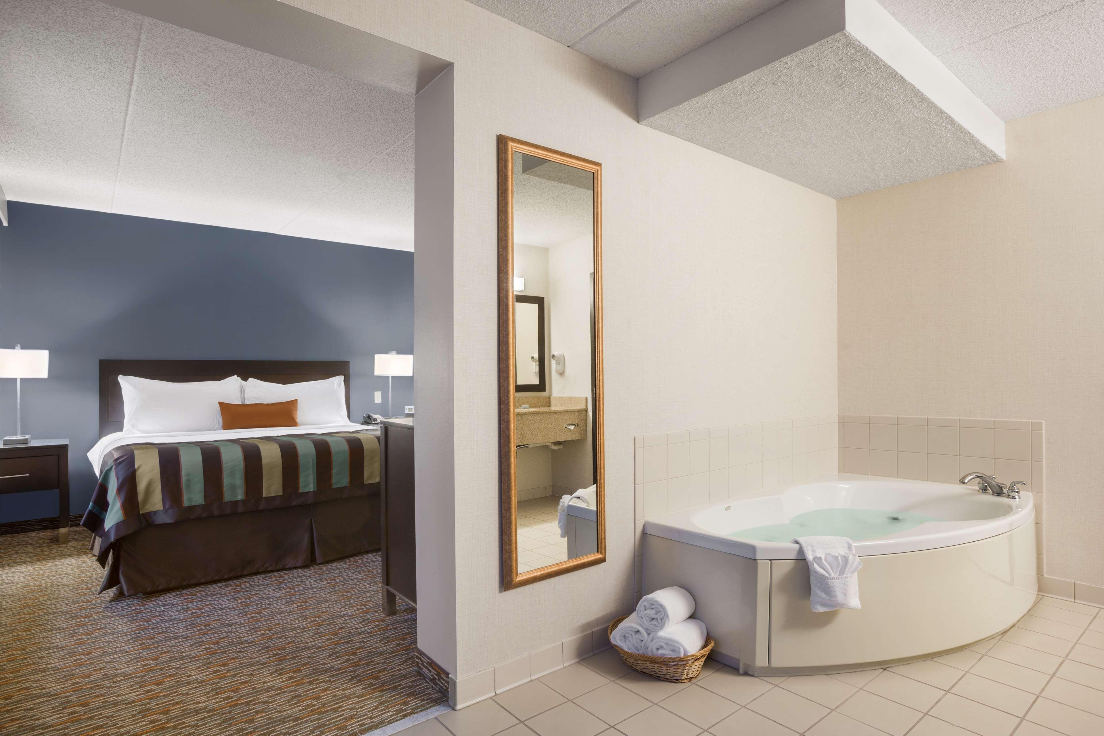 Wingate By Wyndham Sylvania-Toledo Exterior photo